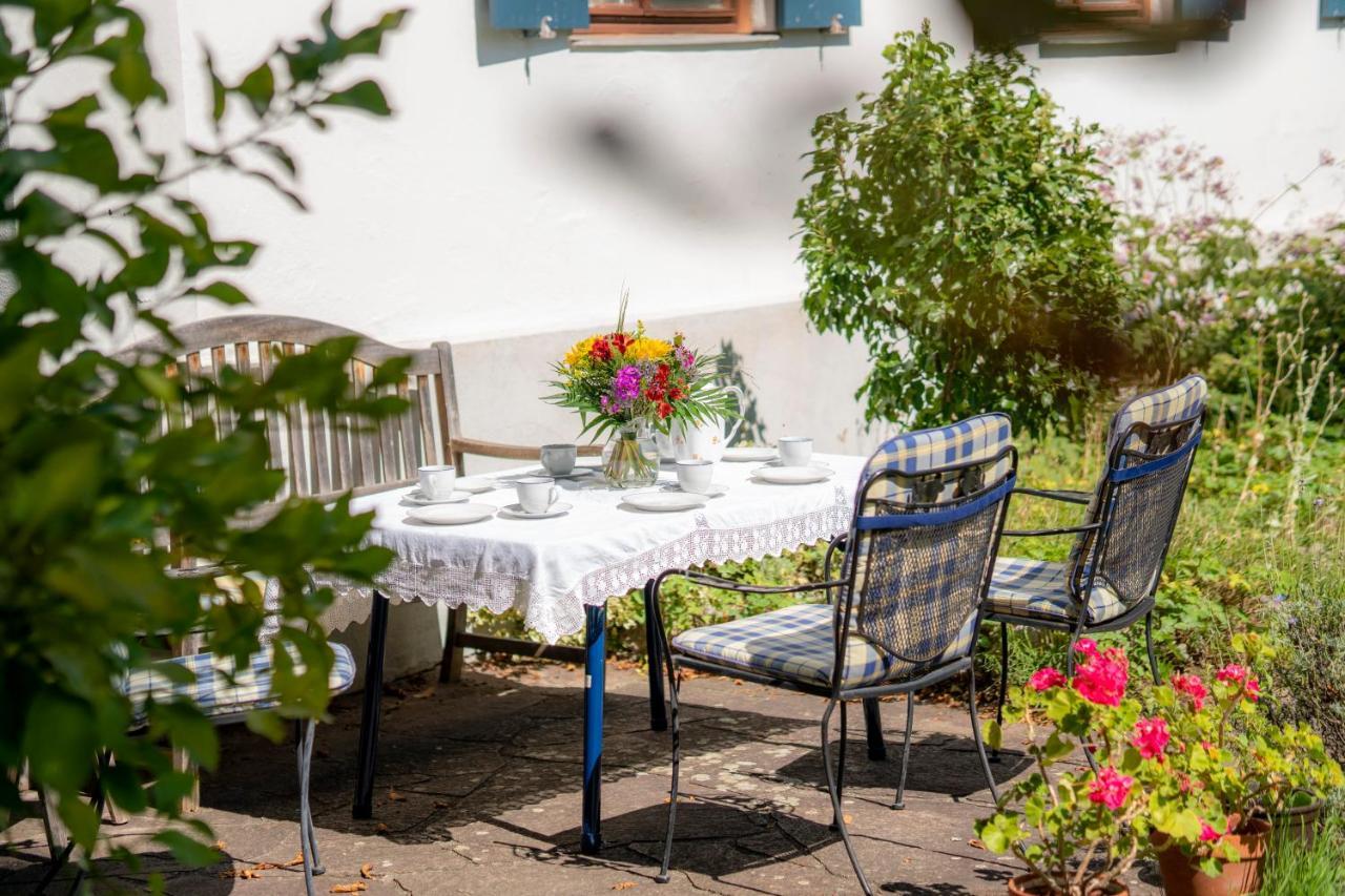 Landhauswohnung Mit Wildromantischem Garten Füssen Exteriör bild